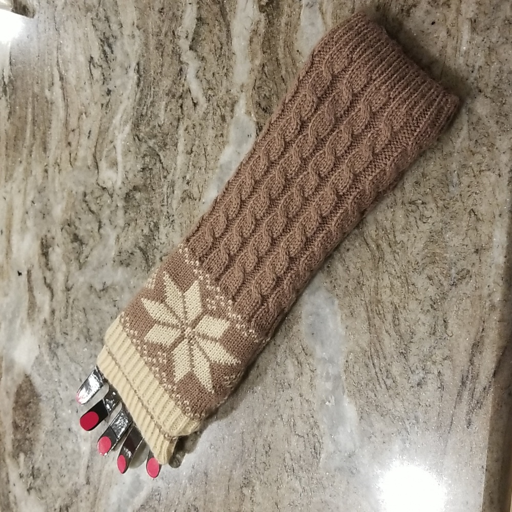 NEW Fingerless knit Gloves